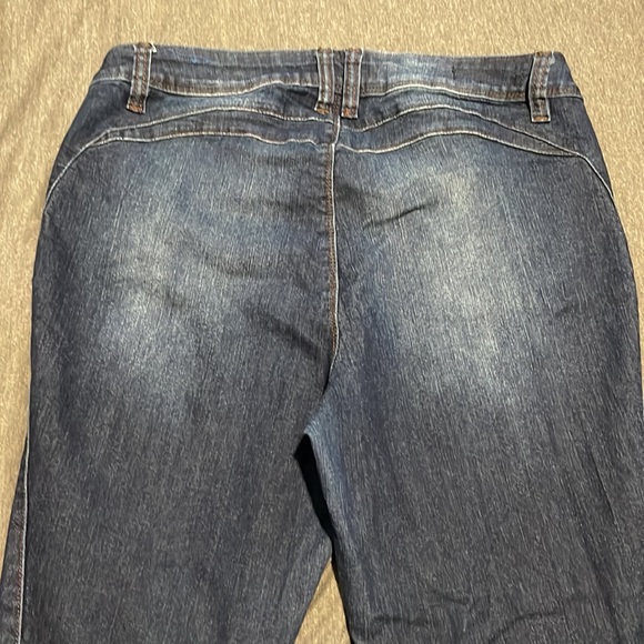 YMI Wanna Betta Butt? Jeans - Picture 3 of 3